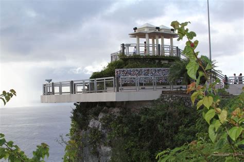 Two Lovers Point In Guam Two Lovers Point Is A