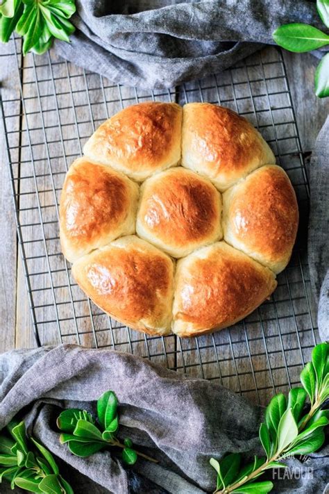 Surprisingly, this recipe doesn't add flour to the milk, and now i am wondering if that should've been a thing. Fluffy Hokkaido Milk Bread Rolls | Recipe | Bread rolls ...