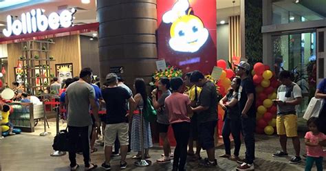 Jollibee Singapore Opens Two New Outlets At Changi City Point And Novena