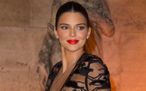 Kendall Jenner Sends Fans Into A Frenzy After Nude Leak As She Strips