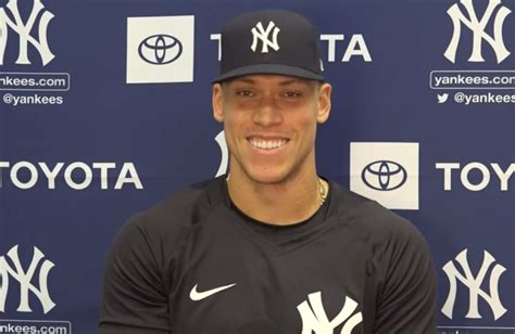 Look Yankees Aaron Judge Flashes New Perfect Smile At Spring