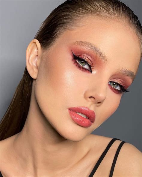 Makeup Artist From Russia On Instagram “⁣Всем привет пупсы 💋 ⠀ Хочу поделиться с вами моими 🔝