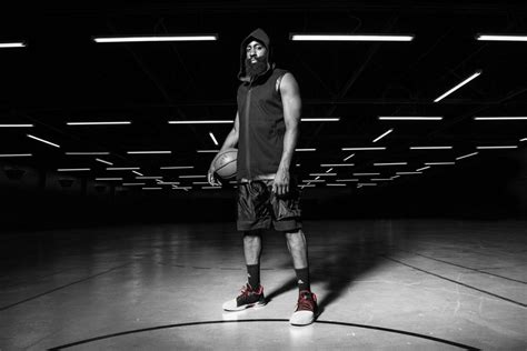 James Harden大爆發之年，終於迎來第一對專屬簽名球鞋harden Vol1 波東拉 籃球地帶 Fanpiece