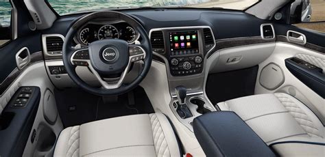 2019 Jeep Grand Cherokee Interior Features Plaza Chrysler Dodge Jeep