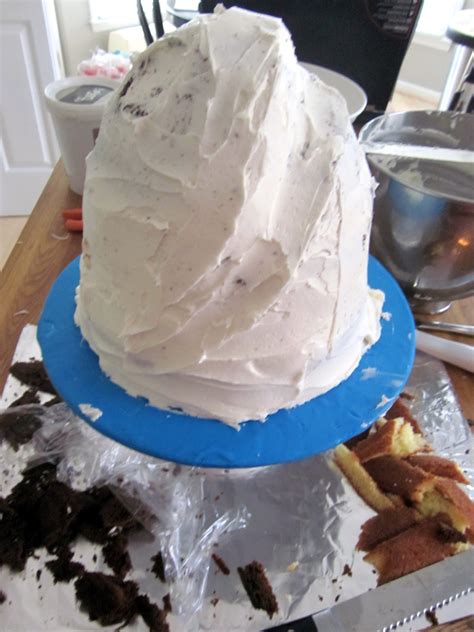 Now this cake looks unassuming. Darlin' Designs: Downhill Ski Cake