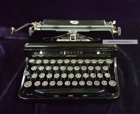 Royal Portable Typewriter Model O 1938
