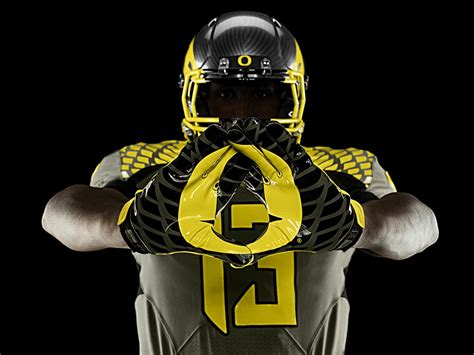 Either way, here are 10 great uniforms college football players will be wearing this season. Oregon Ducks' Spring Game Uniforms Honor Service Men and ...