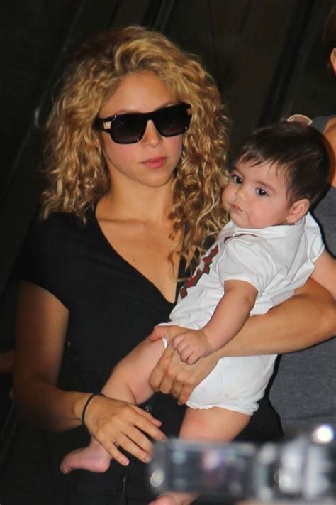 Shakira And Her Baby Boy Milan Shakira Hips Shakira Milan Pique