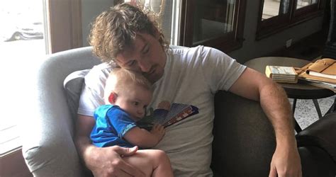 Morgan Wallen Shares Photo Of Precious Father Son Bonding Moment With Son Indigo Music Mayhem