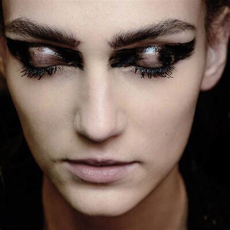 The Best Beauty Trends From Paris Fashion Week Spring 2015 — Pitch