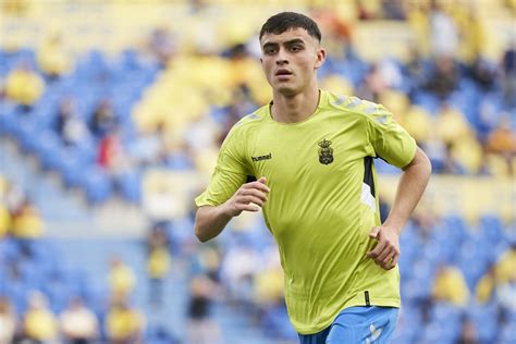 Pedri, 18, from spain fc barcelona, since 2019 attacking midfield market value: Pedri loves Quique Setien's style, dreams of playing with Lionel Messi - Barca Blaugranes