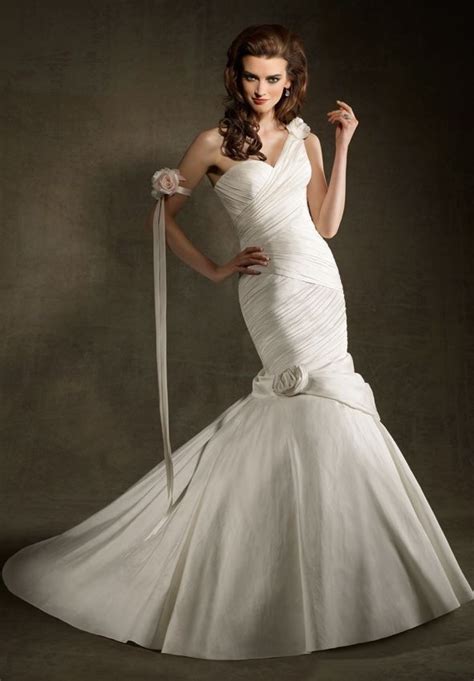 These trumpet wedding dresses look very noble and. WhiteAzalea Simple Dresses: Simple Dresses Make You a ...