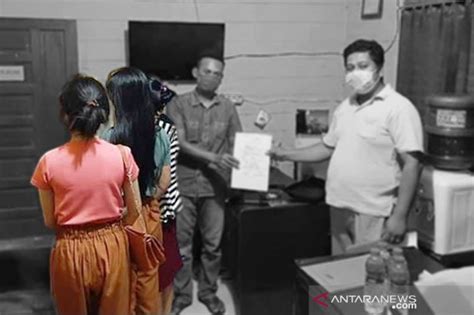 foto polisi selidiki video viral pasangan mesum di halte kramat raya my xxx hot girl