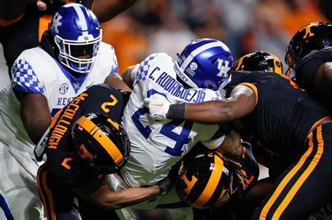 Why Kentucky Football Fans Need To Root For Tennessee To Reach College