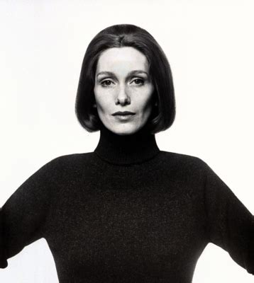 She has performed the title roles in ibsen's hedda gabler and george bernard shaw's saint joan. Poze Siân Phillips - Actor - Poza 5 din 19 - CineMagia.ro
