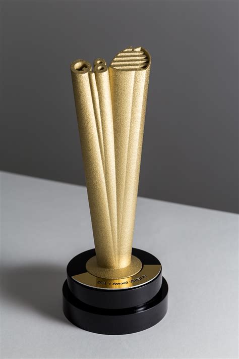 3d Printed Trophy Custom Made Awards Design Awards Q8 Era