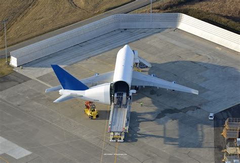 Strong Tail Wind Dreamlifter At Paine Field Boeing Dreamlifter