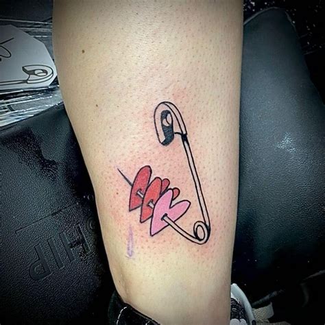 Best Safety Pin Tattoo Ideas You Have To See To Believe
