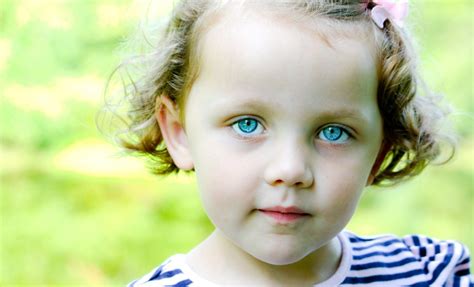 De Ce Se Nasc Copiii Cu Ochi Albastri Sfatulparintilorro