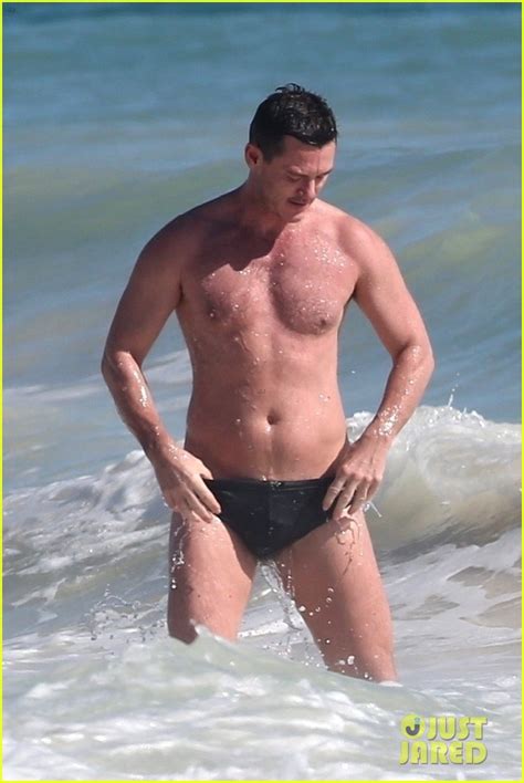 Luke Evans Bares Hot Body In Tiny Speedo On Vacation In Mexico Photo Luke Evans