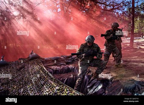 Us Army Drill Sergeant Academy Fotos Und Bildmaterial In Hoher