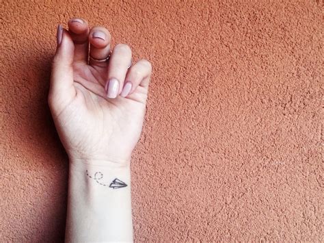 Tatuaggi Piccoli 80 Idee Per Tattoo Femminili Semplici E Originali