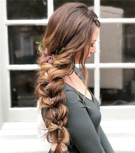 42 Easy And Pretty Prom Hairstyles Ideas For Long Hair In