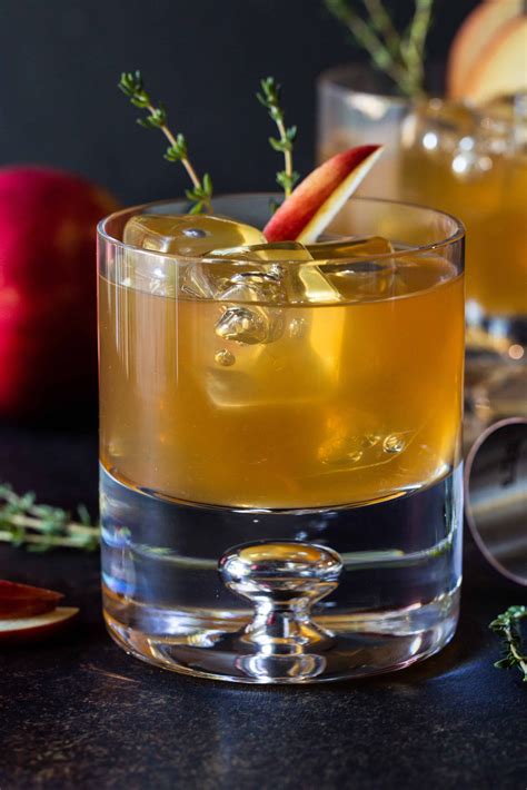 Fresh Apple Cider And Bourbon Makes A Tasty Combination In These Bourbon Apple Cider Cockt