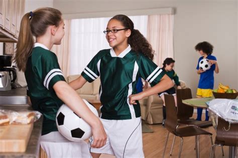 How Middle School Sports Give Kids Exercise