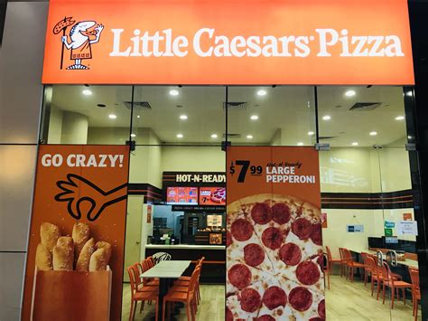 little caesars pizza world s third largest pizza chain in raffles place