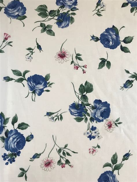 Vintage Fabric Bluewhite Roses Floral Print Rose Print Etsy