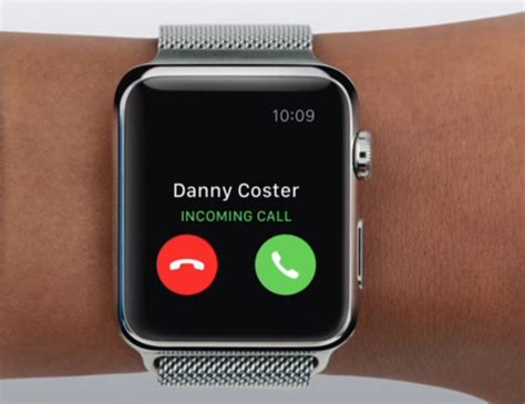 Dismiss Incoming Phone Call To Apple Watch With A Quick Palm Trick