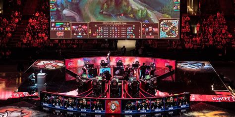 League of legends and all related logos, characters, names and distinctive likenesses thereof are exclusive property of riot games, inc. DAMWON Gaming Wins 2020 League of Legends Championship | HYPEBEAST