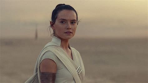 Star Wars Kathleen Kennedy Addresses How Rey Movie Connects To Luke And Skywalker Saga Flipboard