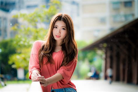 870415 4k Asian Bokeh Hands Brown Haired Cute Glance Rare Gallery Hd Wallpapers