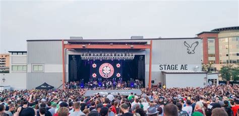 Stage AE Concerts - What is the Venue Like for an Outdoor Show?