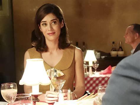 lizzy caplan and her relaxed view on nudity