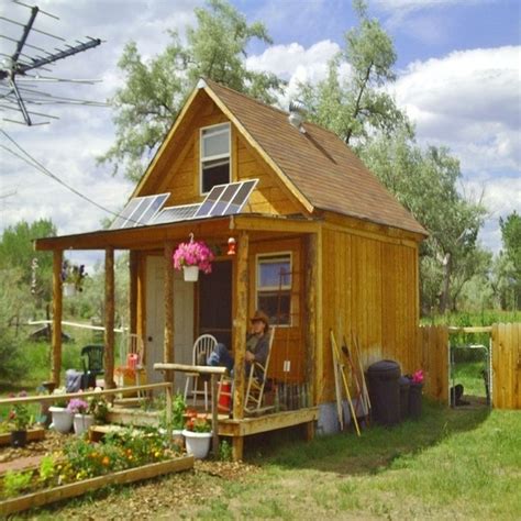How to build a 14×14 solar cabin for under $2000. LaMar's 14x14 Off Grid Cabin Home Photo by LaMar Alexander ...