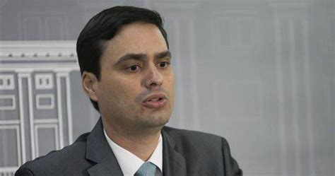 Fuerte Baja En La Administración Rosselló Renuncia Ramón Rosario
