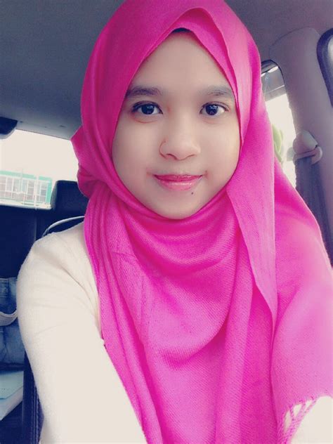 Cewek imut dalemnya pink banget, bersih ch. on pink | Jilbab cantik, Wanita, Kecantikan