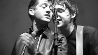 The Last Shadow Puppets "Standing next to me" @ Olympia Paris [03.02. ...