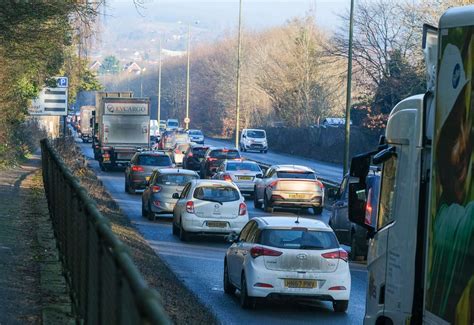 A339 crash causes traffic build-up in central Newbury