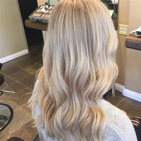 If you tried to dye your hair blonde or bleach it, and it turned out yellow, no worries! Ash blonde highlights Do blondes really have more fun??💁😍 #hairglam #hairstylist #missionviejo # ...