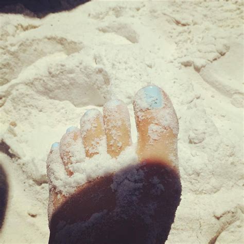 Shannon bream nylon feet / shannon bream s feet wikifeet. Shannon Bream's Feet