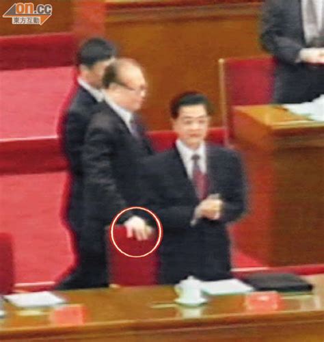 Before the evaluation, let me set some background on jiang and xi. 江澤民「復活」了 - 東方日報
