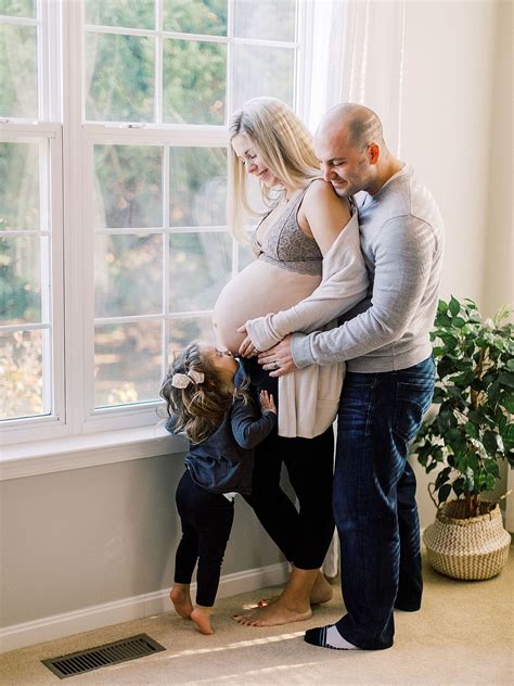 A Heart Warming In Home Maternity Photography Session Shot By Stacy