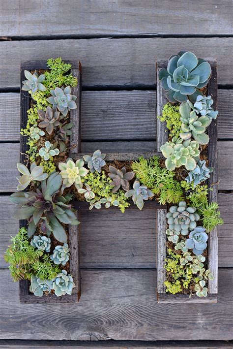 Help them feel like their room is all their own with these. How To Decorate The Walls With Wood And Metal Letters