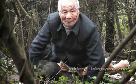 Love Old Man Kindly White Hair Old Man Fighting In The Wild