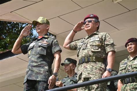 Ketua Turus Tentera Darat Diraja Thailand Dianugerah Beret Merun Sayap