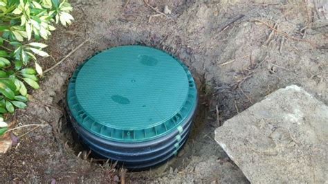 For the older septic tanks, the lid measures 24 inches and placed at the center of the rectangle.helping you to do it yourself!here are some tips to properly maintain your septic tank lid: Pin on Septic covers